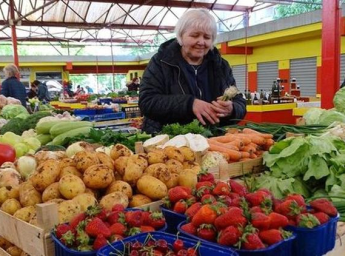 Temperaturni šokovi već ostavljaju trag na prinosima: Narod voće i povrće kupuje za marku