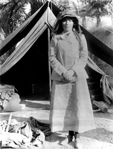 Bell K 218 Gertrude Bell in Iraq in 1909 age 41