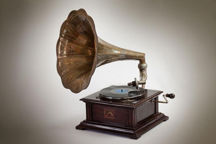 gramophone 2242 300x2002x