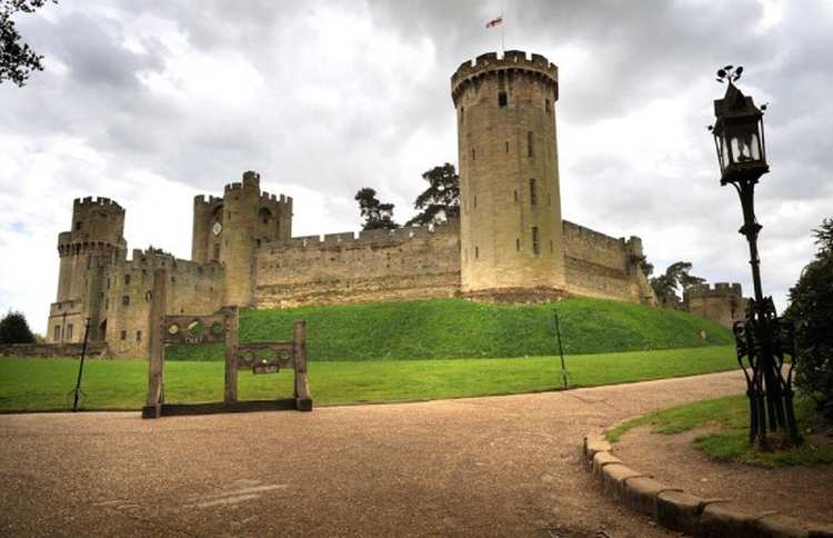 Warwick Castle Merlin Attraction Warwickshire 600