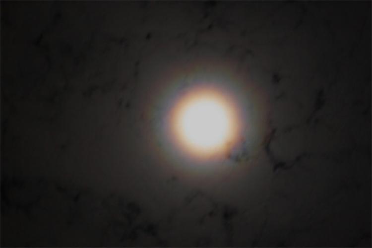 Korona lunar