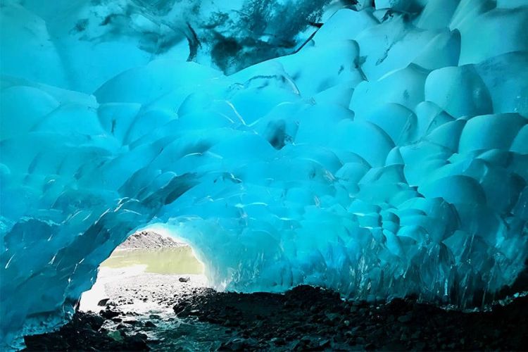 mendenhall ice cave entrane